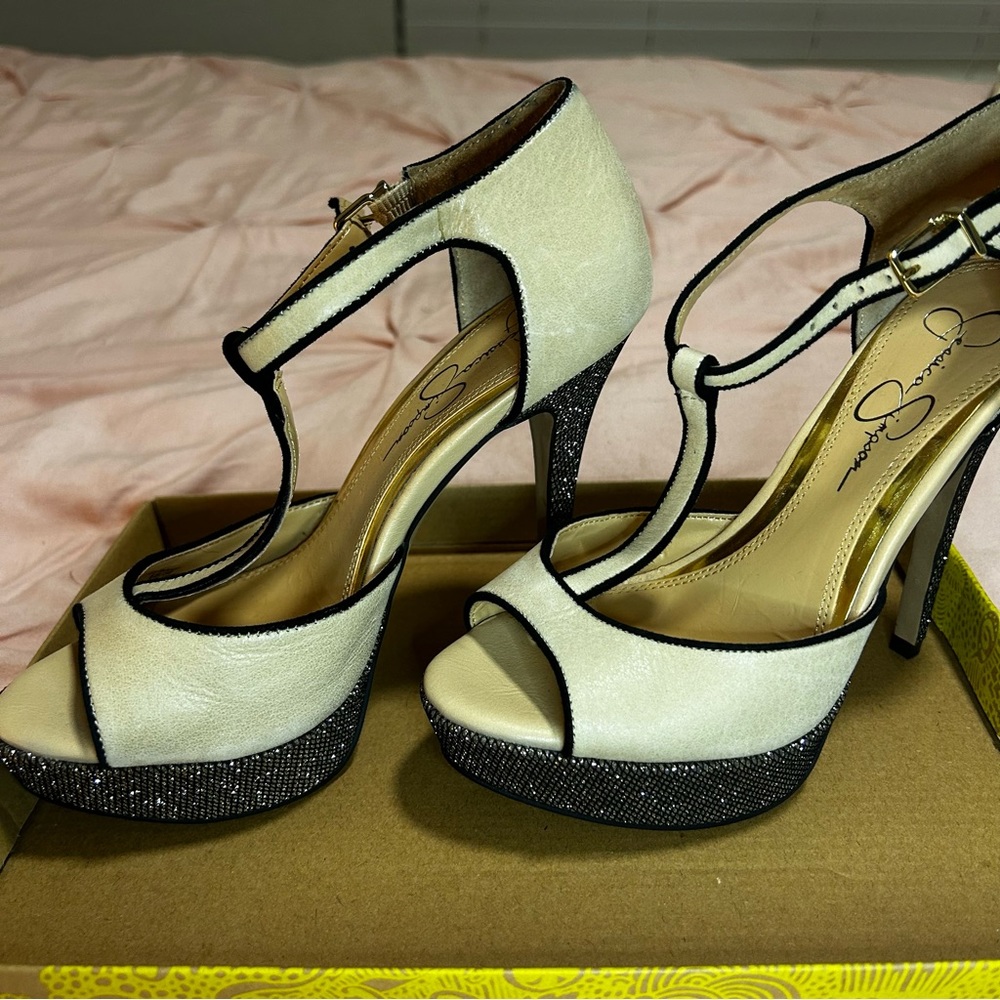 Jessica Simpson open toe heels - Picture 1 of 2